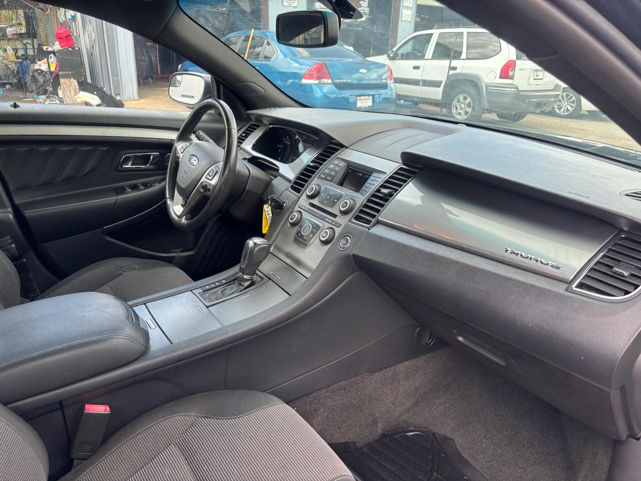 Ford Taurus 4dr Sdn SEL FWD 2014