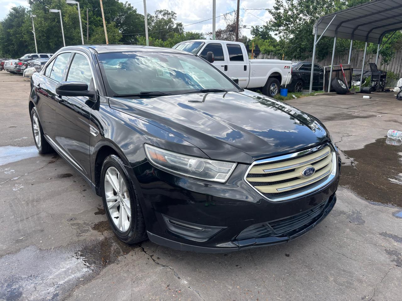 Ford Taurus 4dr Sdn SEL FWD 2014