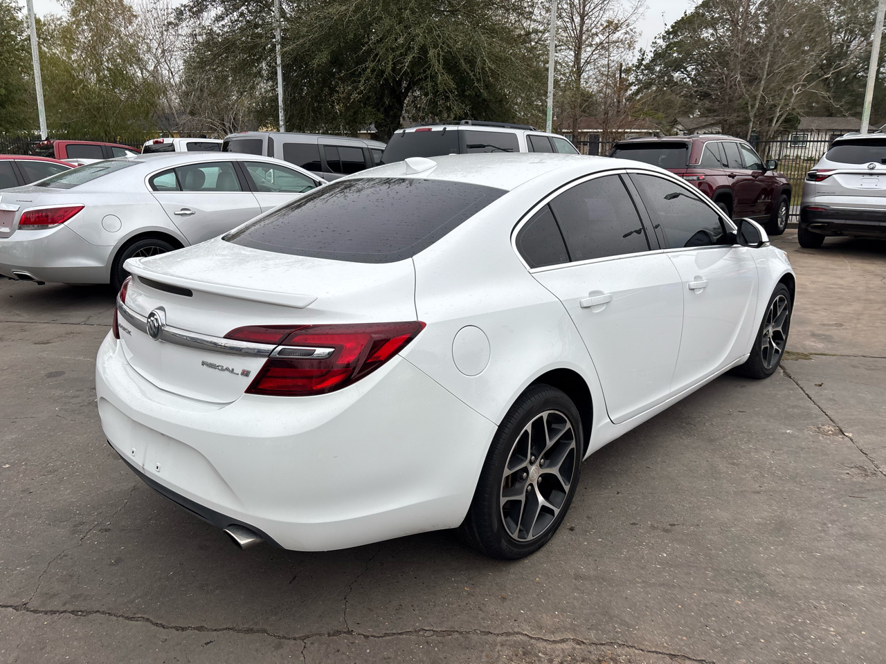 Buick Regal 4dr Sdn Sport Touring FWD 2017