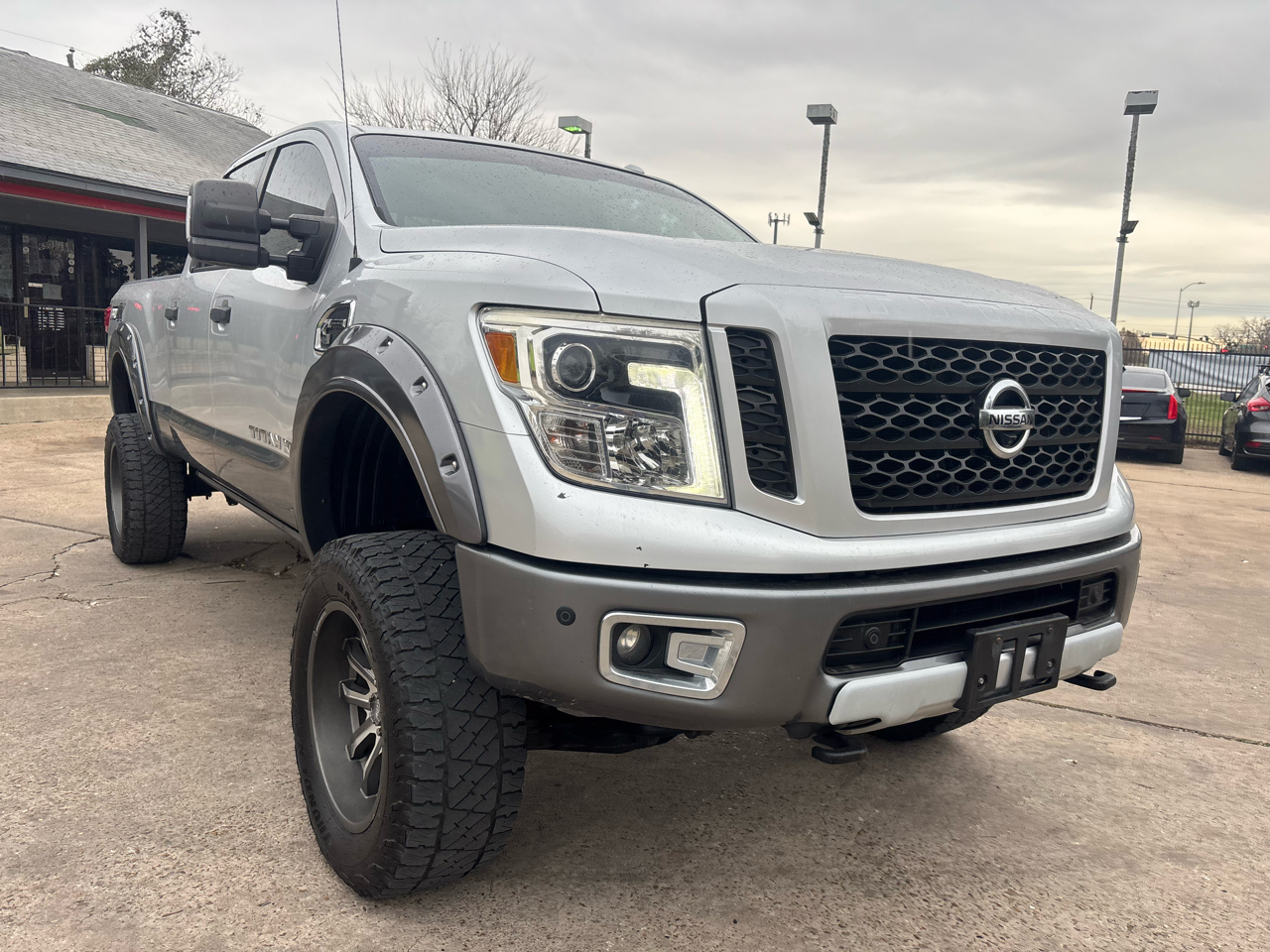 Nissan Titan XD 4x4 Diesel Crew Cab PRO-4X 2017