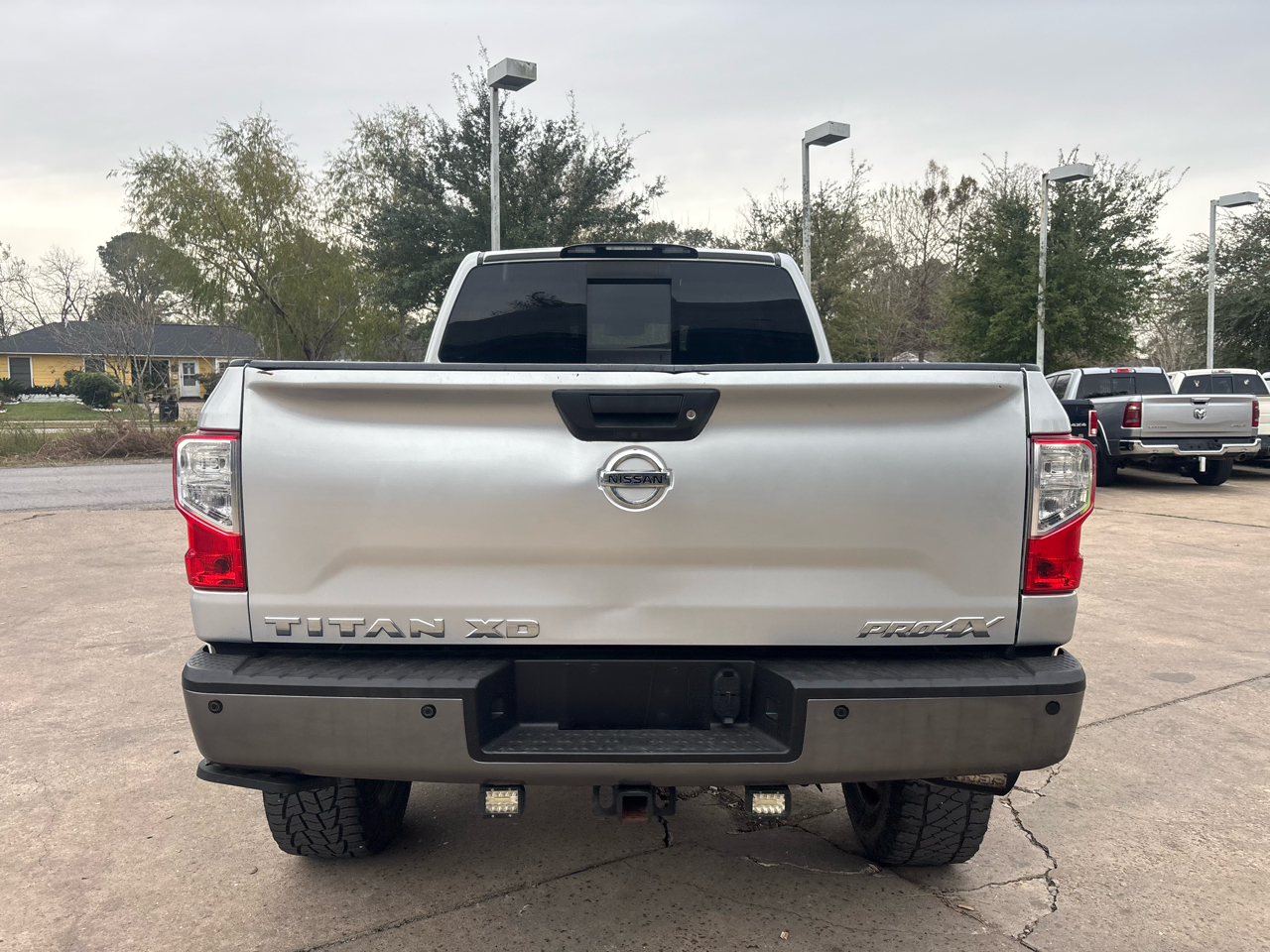 Nissan Titan XD 4x4 Diesel Crew Cab PRO-4X 2017