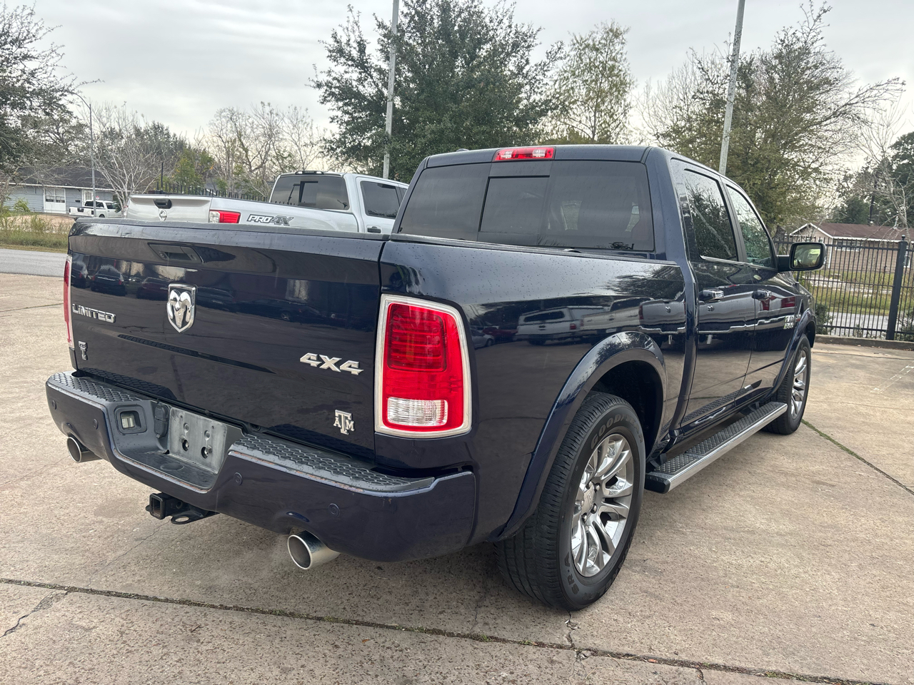 RAM 1500 4WD Crew Cab 140.5" Longhorn Limited 2014