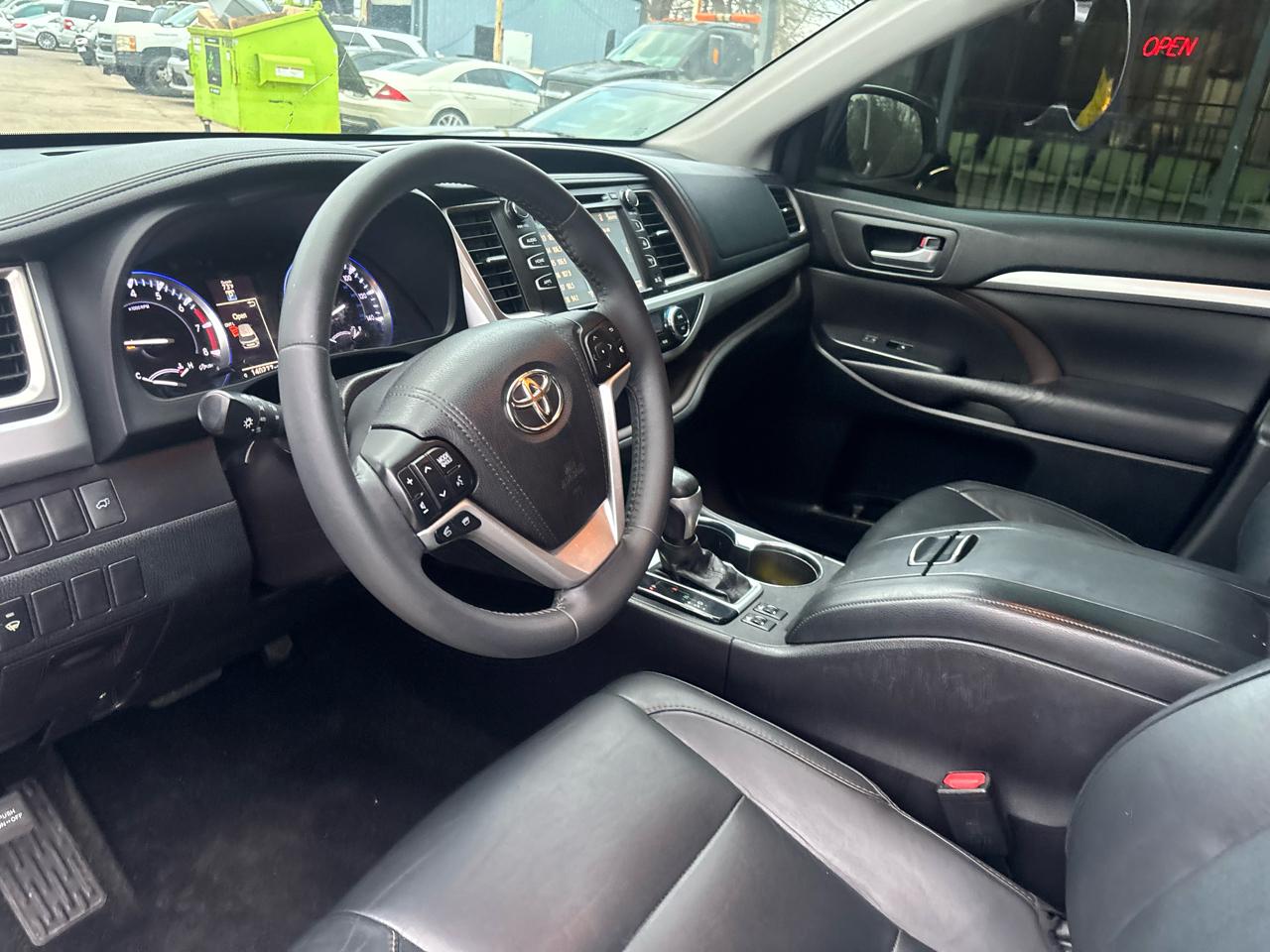 Toyota Highlander FWD 4dr V6 XLE (Natl) 2016