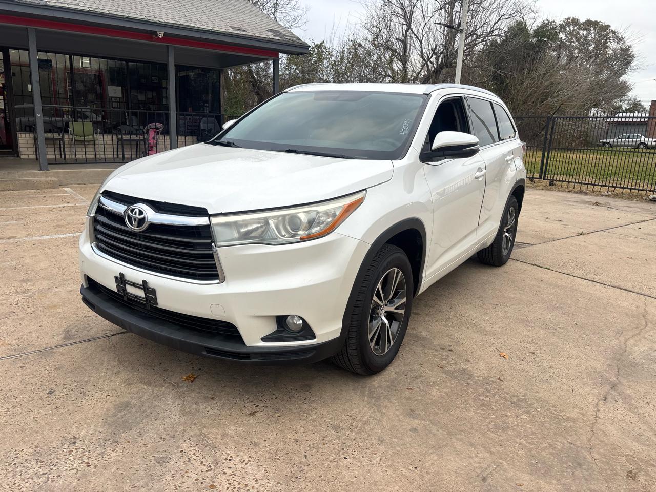 Toyota Highlander FWD 4dr V6 XLE (Natl) 2016