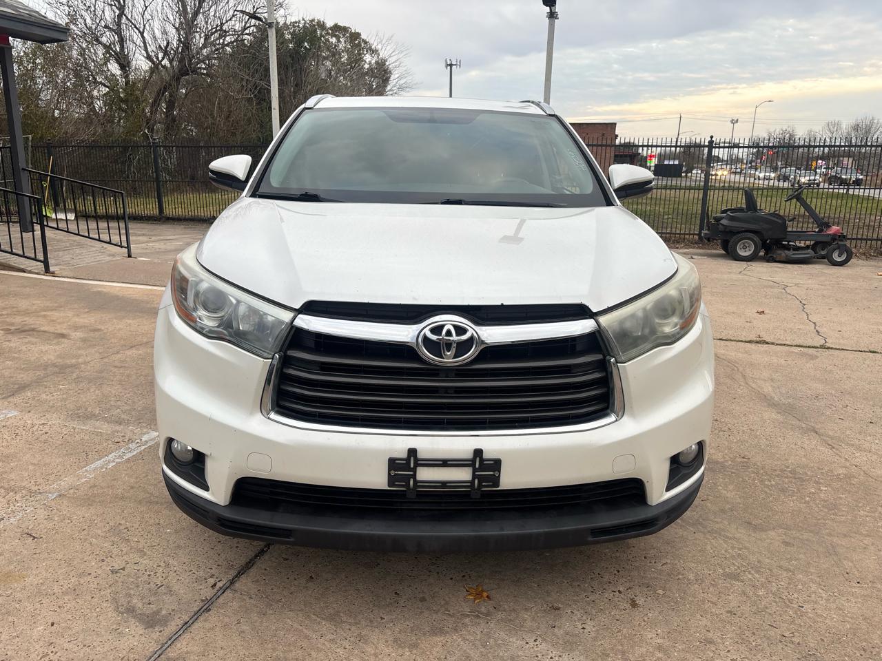 Toyota Highlander FWD 4dr V6 XLE (Natl) 2016