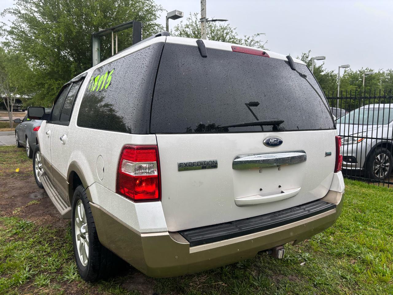 Ford Expedition EL 2WD 4dr XLT 2011