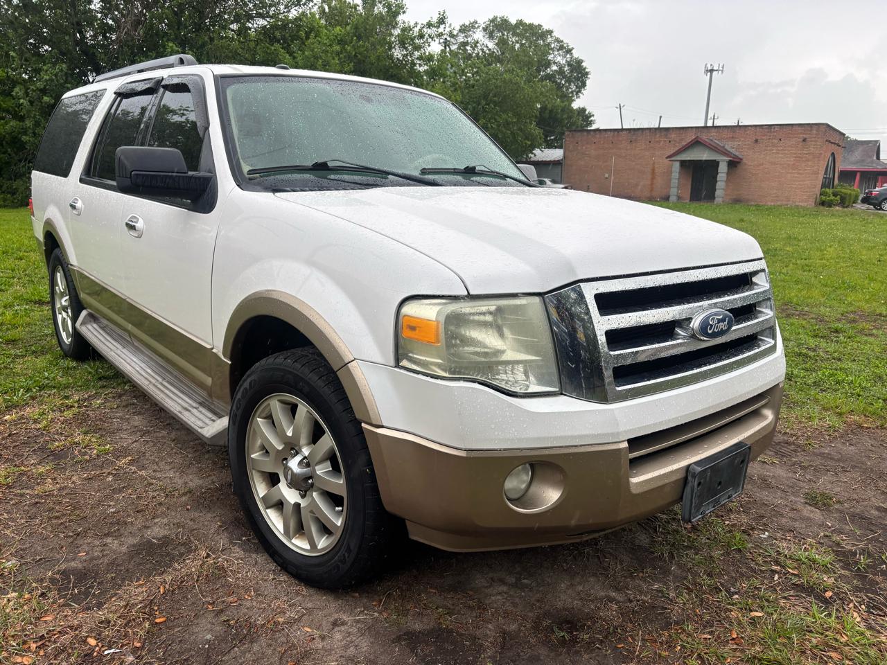 Ford Expedition EL 2WD 4dr XLT 2011