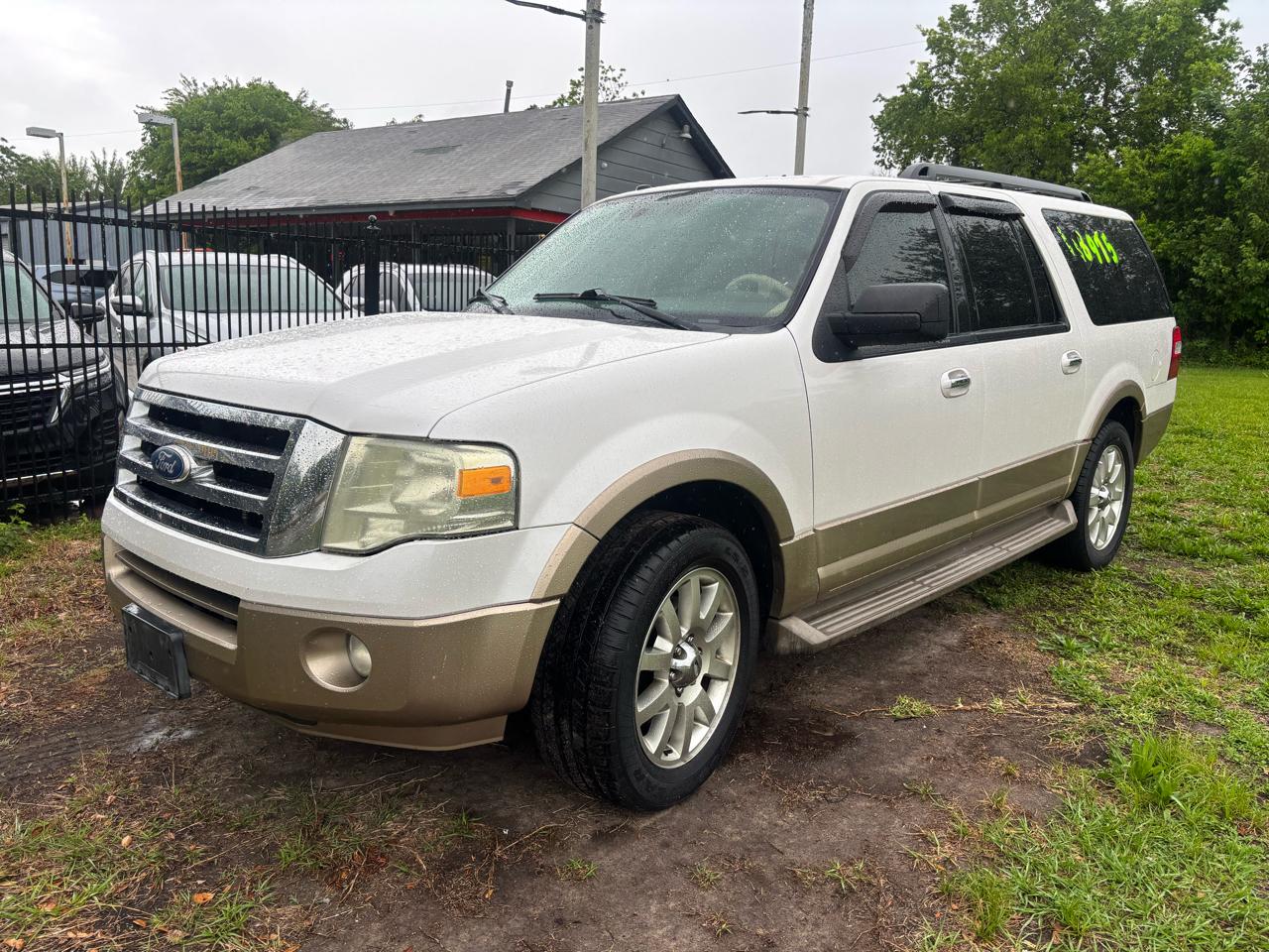 Ford Expedition EL 2WD 4dr XLT 2011
