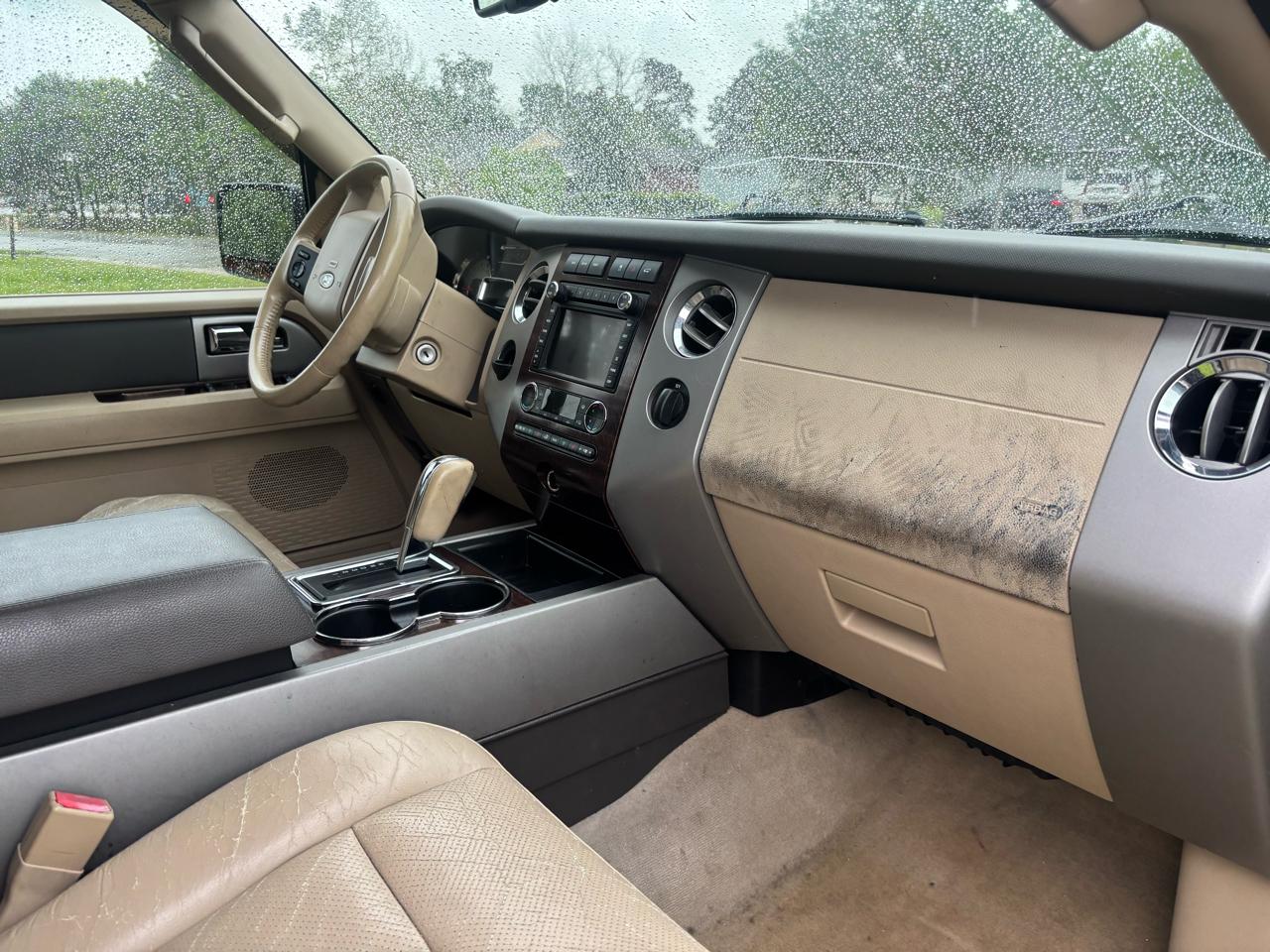 Ford Expedition EL 2WD 4dr XLT 2011