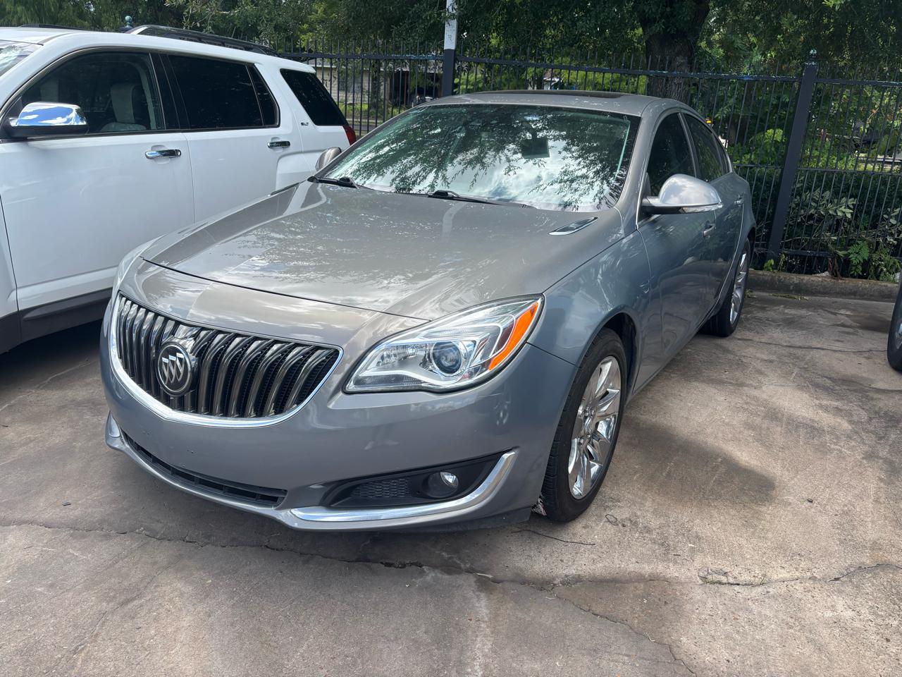 Buick Regal 4dr Sdn Premium II AWD 2017