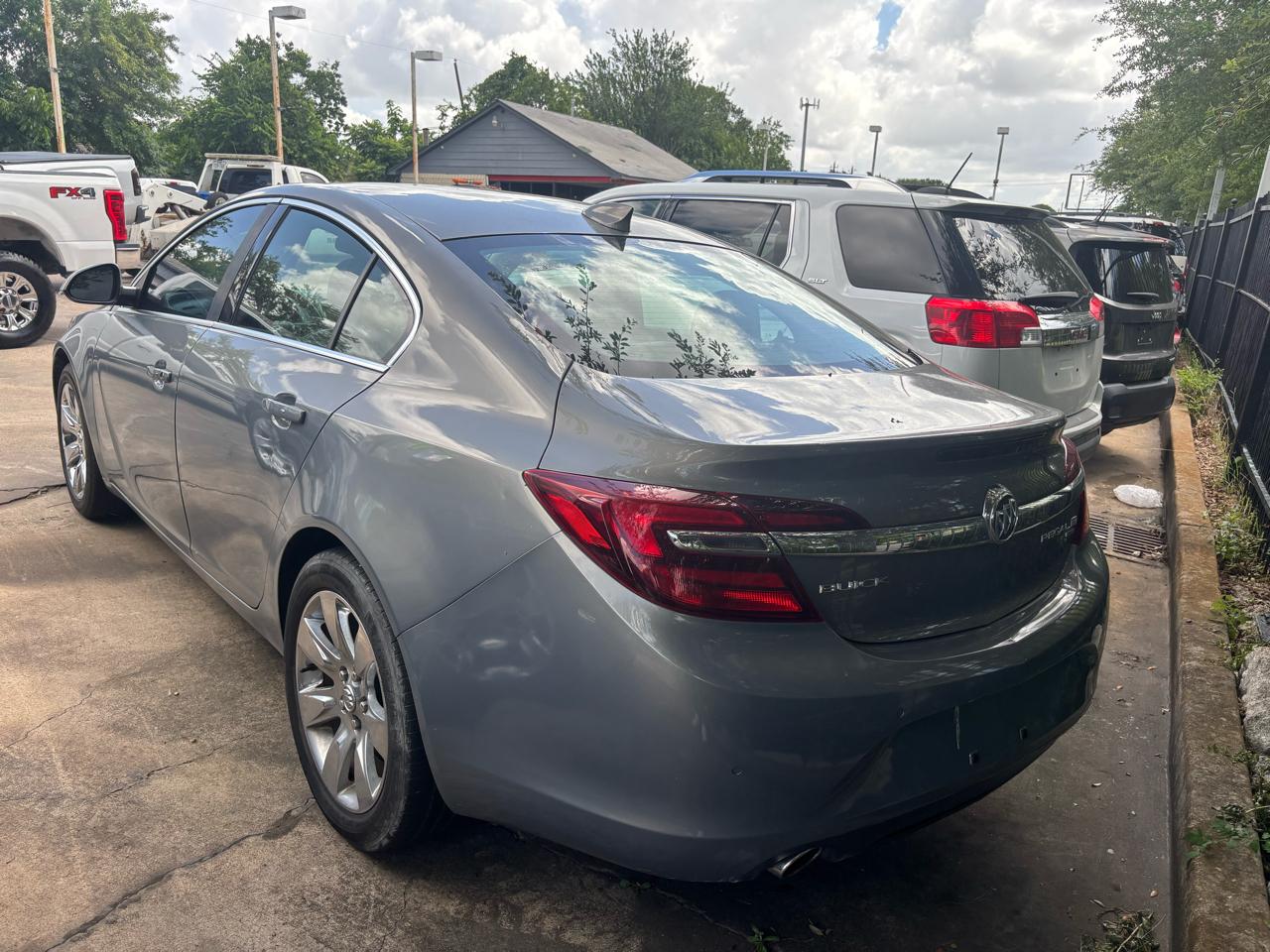 Buick Regal 4dr Sdn Premium II AWD 2017