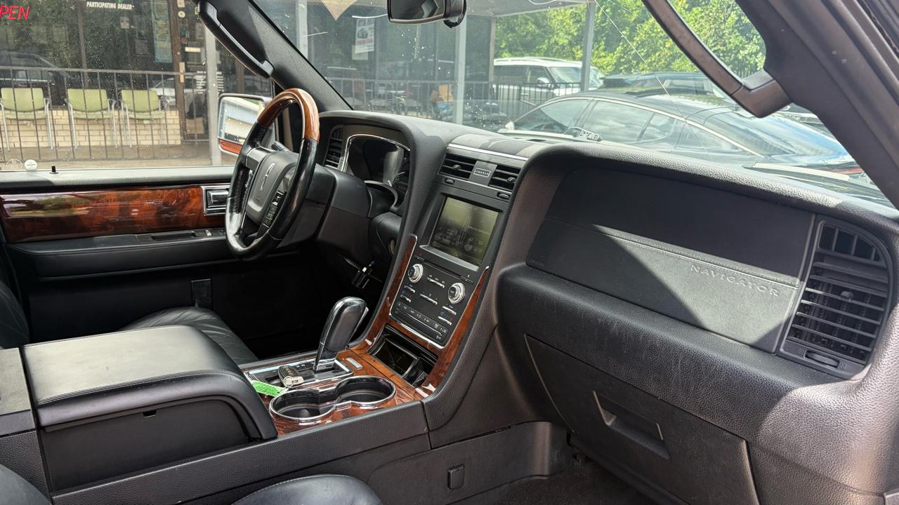 Lincoln Navigator 2WD 4dr 2015