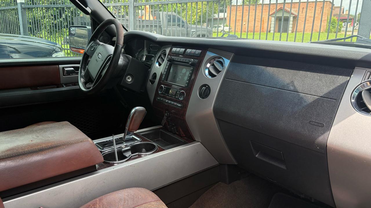 Ford Expedition EL 2WD 4dr King Ranch 2013