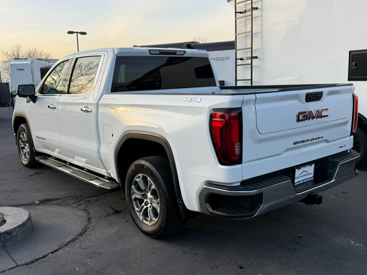 GMC Sierra 1500 4WD Crew Cab 147" SLT 2024