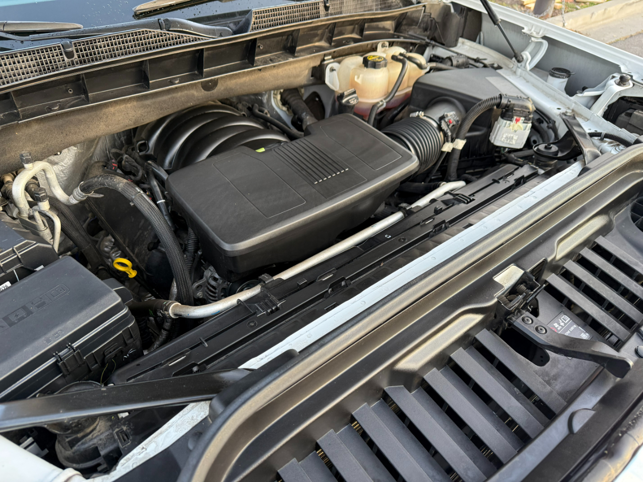 GMC Sierra 1500 4WD Crew Cab 147" SLT 2024