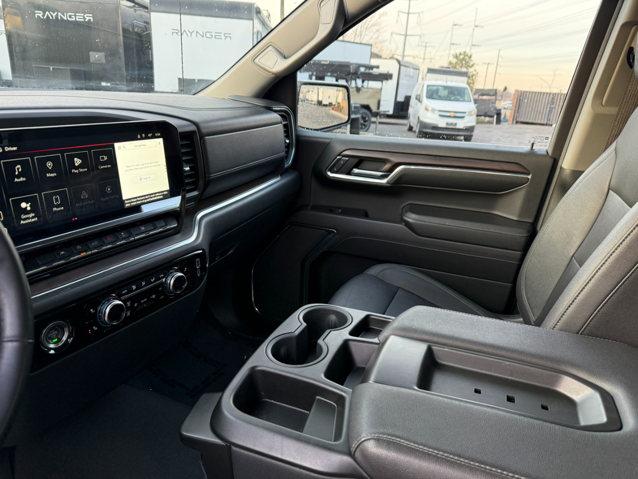 GMC Sierra 1500 4WD Crew Cab 147" SLT 2024