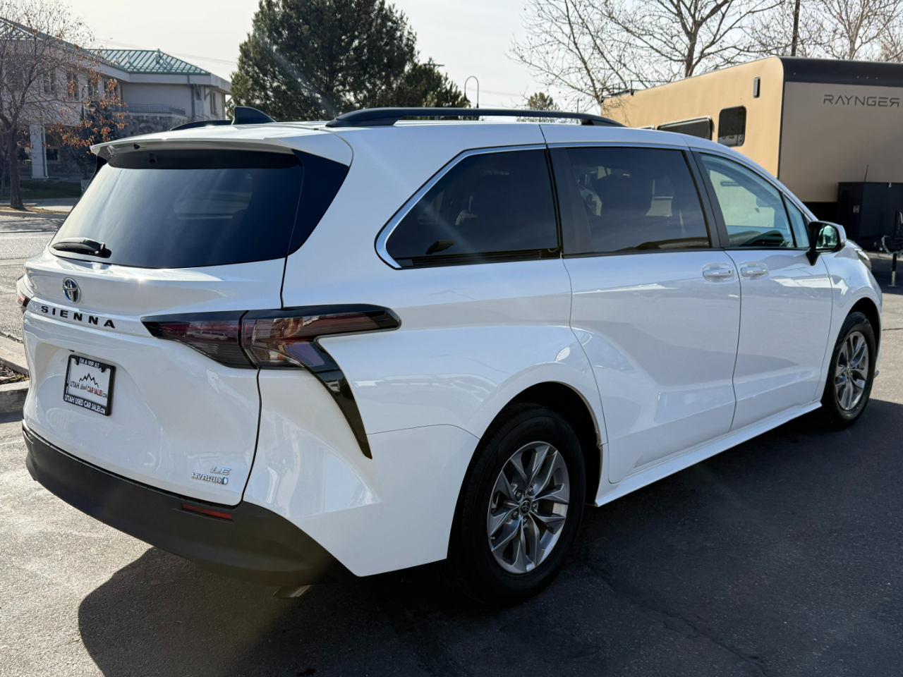 Toyota Sienna LE FWD 8-Passenger (Natl) 2024