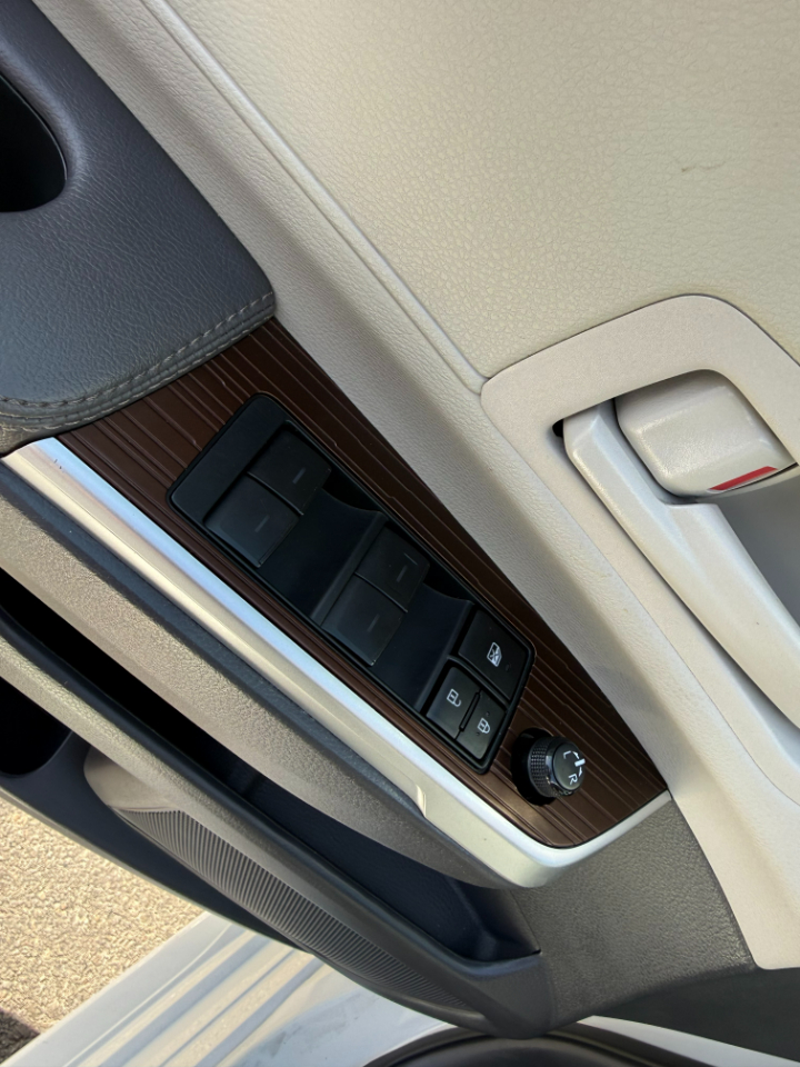 Toyota Sienna LE FWD 8-Passenger (Natl) 2024