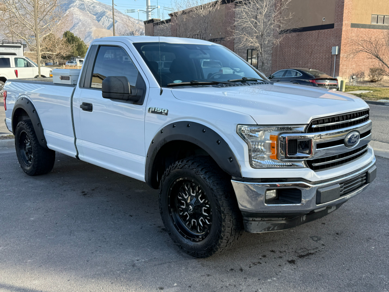 Ford F-150 XLT 2WD Reg Cab 8' Box 2019