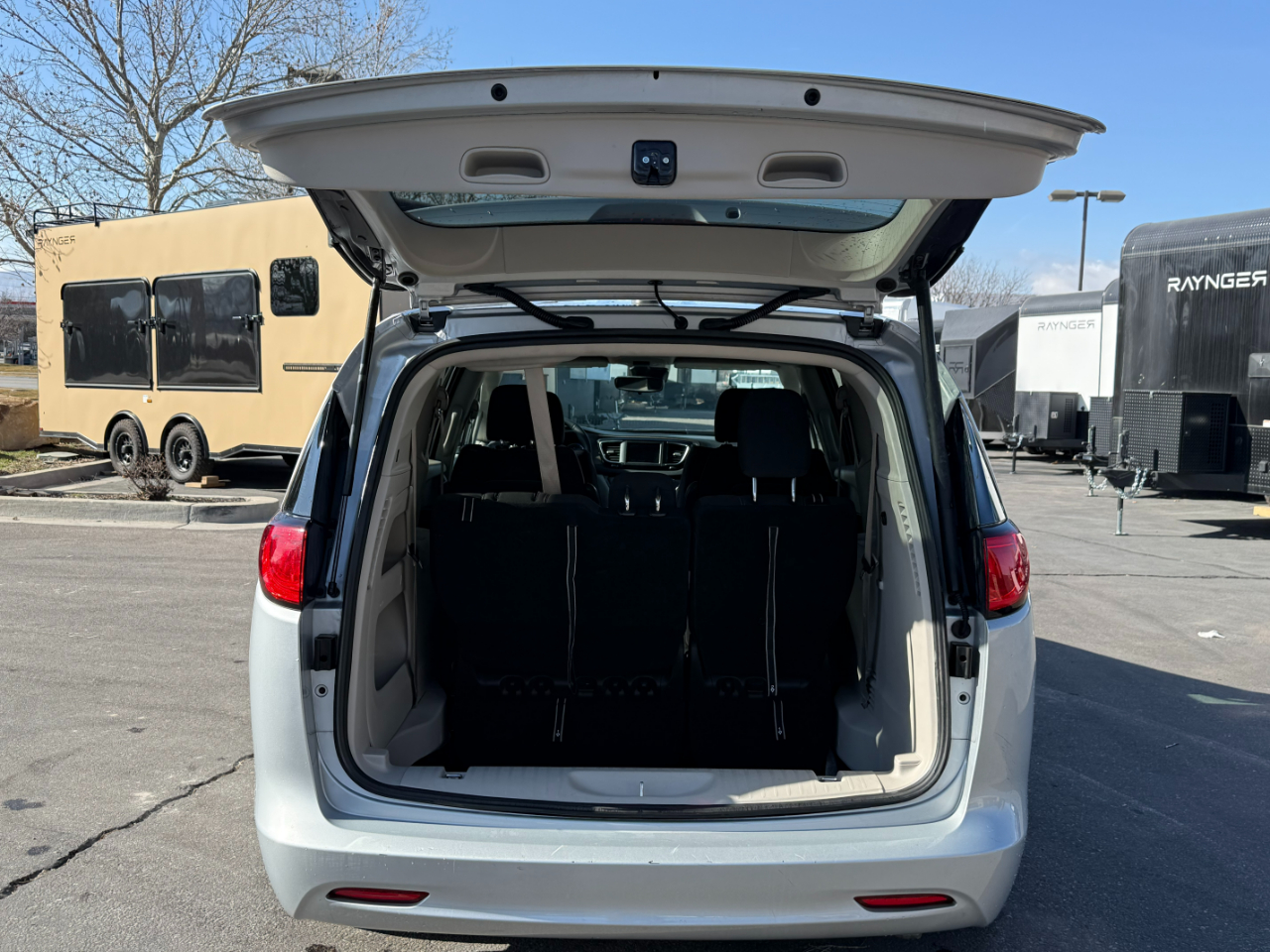 Chrysler Voyager LX FWD 2023