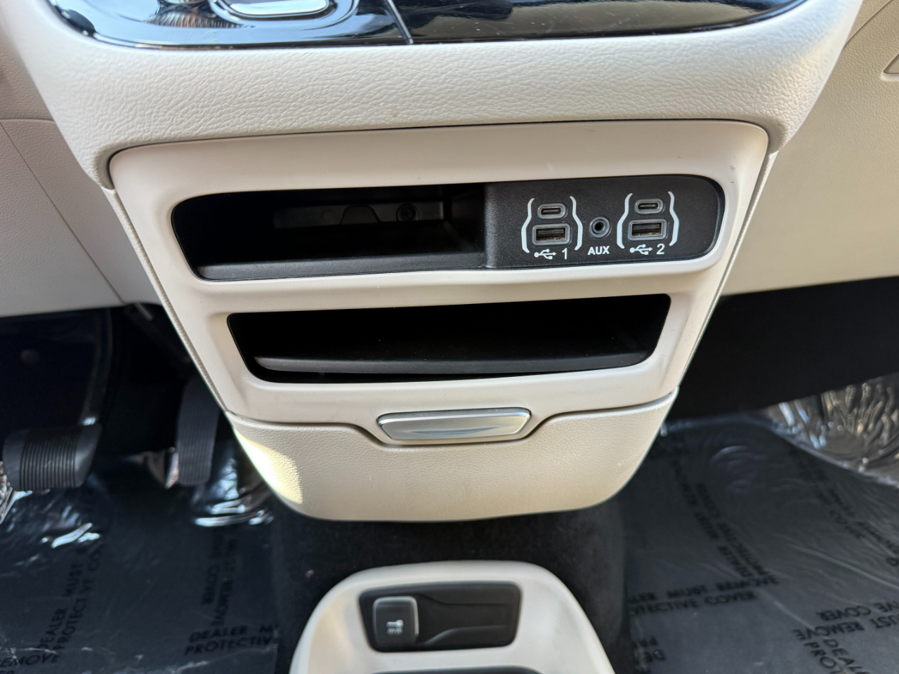 Chrysler Voyager LX FWD 2023