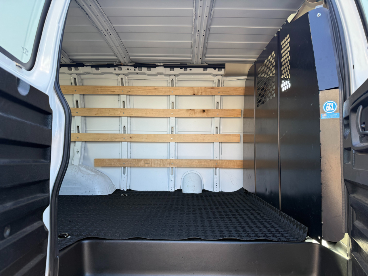 Chevrolet Express Cargo Van RWD 2500 135" 2024