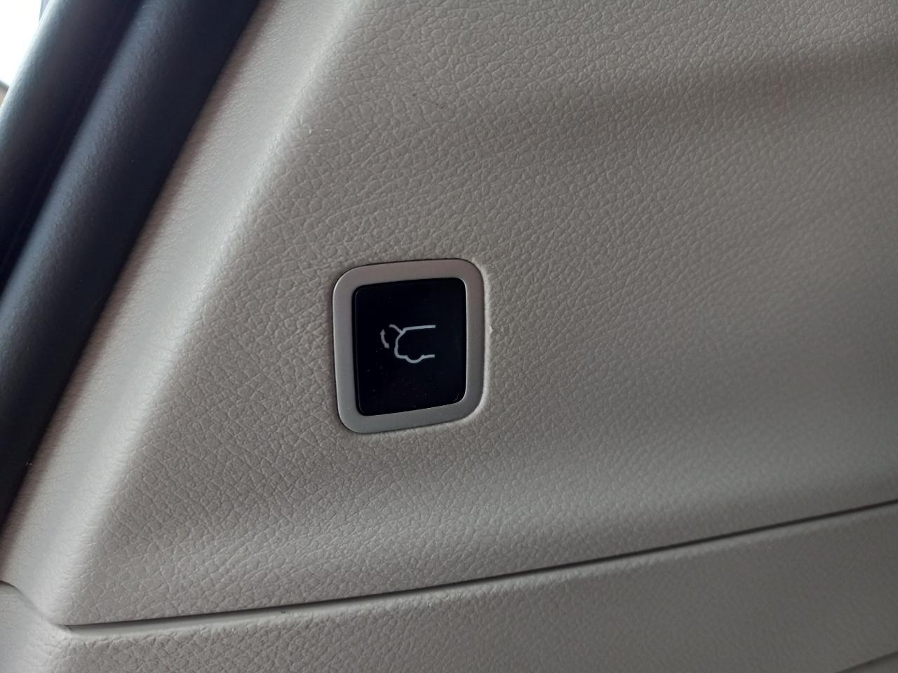 Chrysler Pacifica Touring L FWD 2023