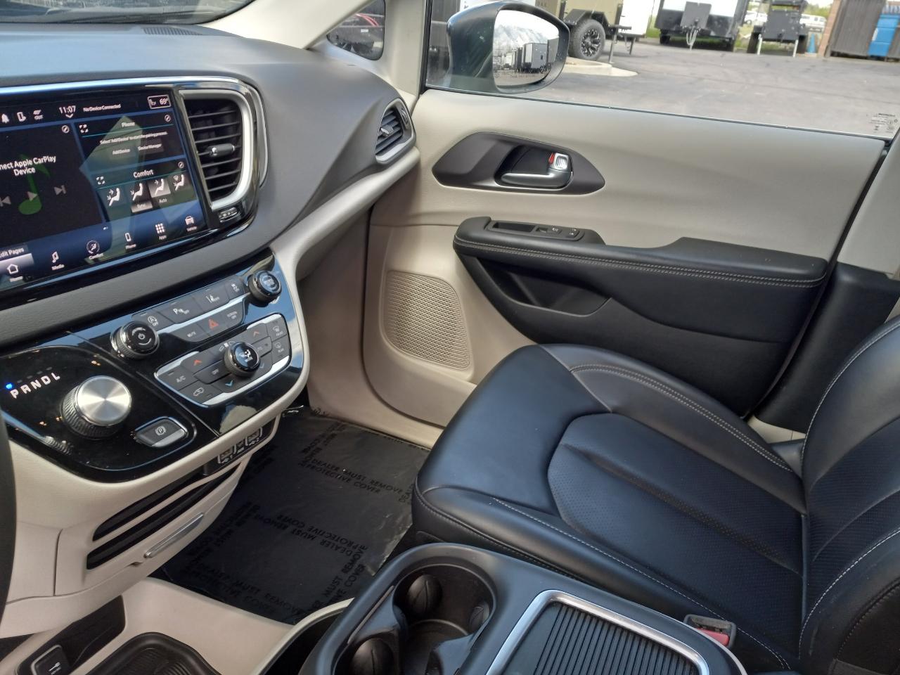 Chrysler Pacifica Touring L FWD 2023