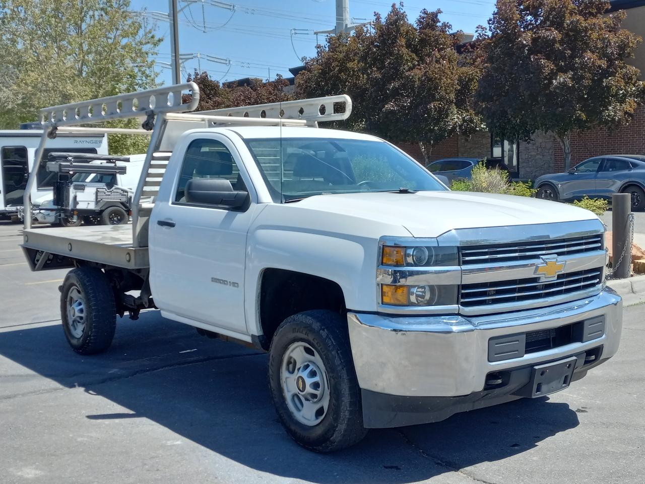 Chevrolet Silverado 2500HD 2WD Reg Cab 133.6" Work Truck 2017