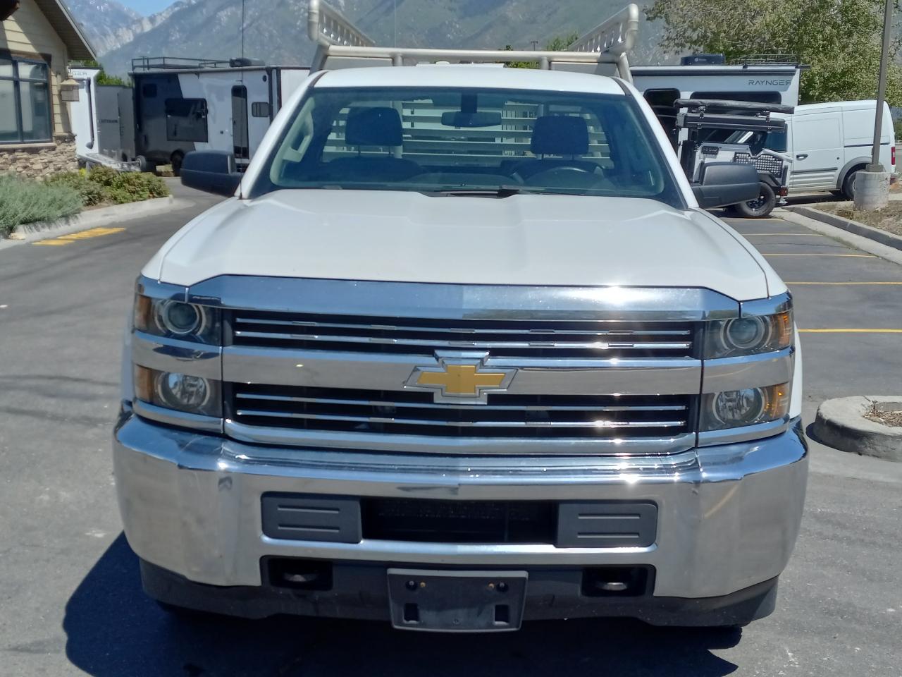 Chevrolet Silverado 2500HD 2WD Reg Cab 133.6" Work Truck 2017
