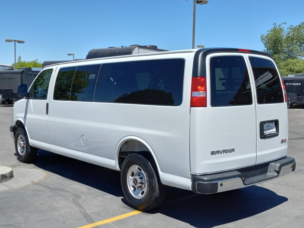 GMC Savana Passenger RWD 3500 155" LT 2025