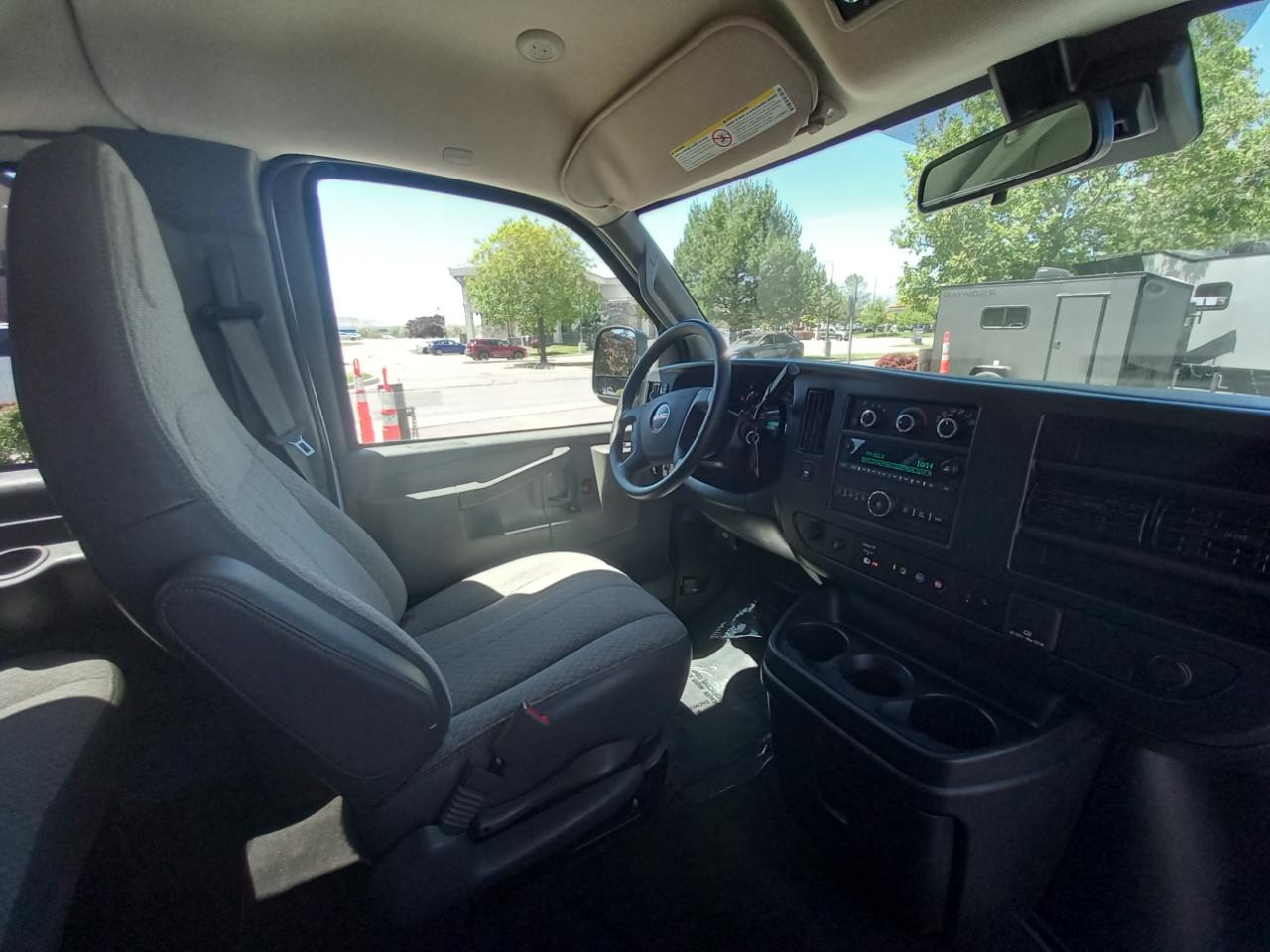 GMC Savana Passenger RWD 3500 155" LT 2025
