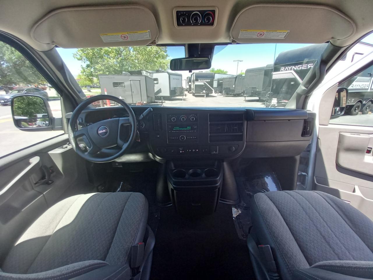 GMC Savana Passenger RWD 3500 155" LT 2025