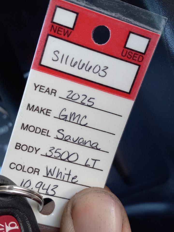GMC Savana Passenger RWD 3500 155" LT 2025