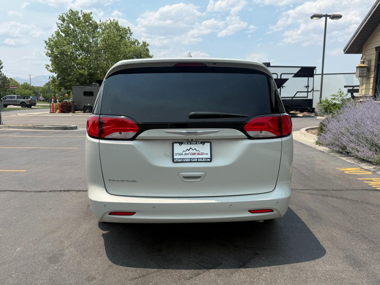 Chrysler Pacifica LX FWD 2019