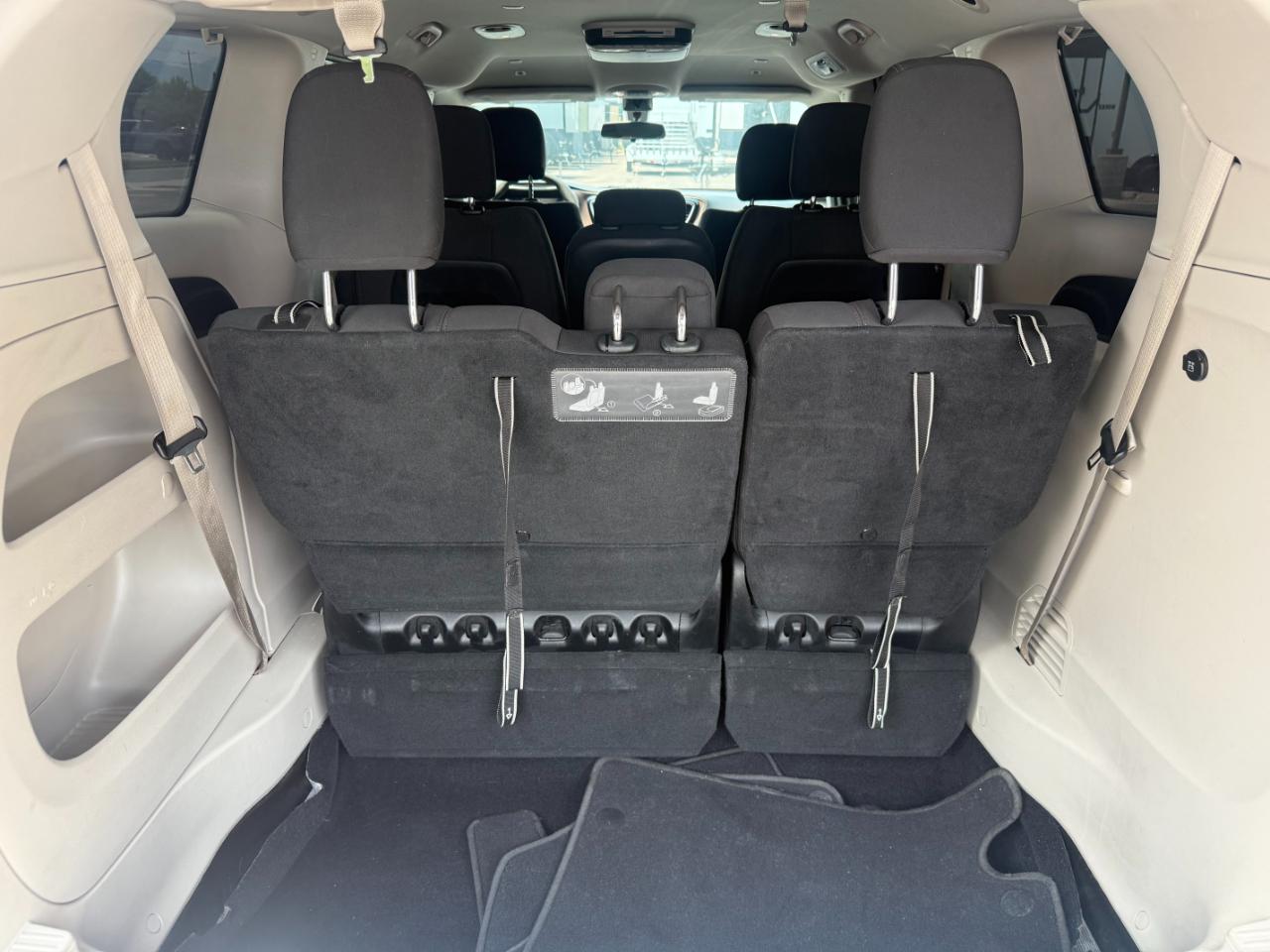 Chrysler Pacifica LX FWD 2019