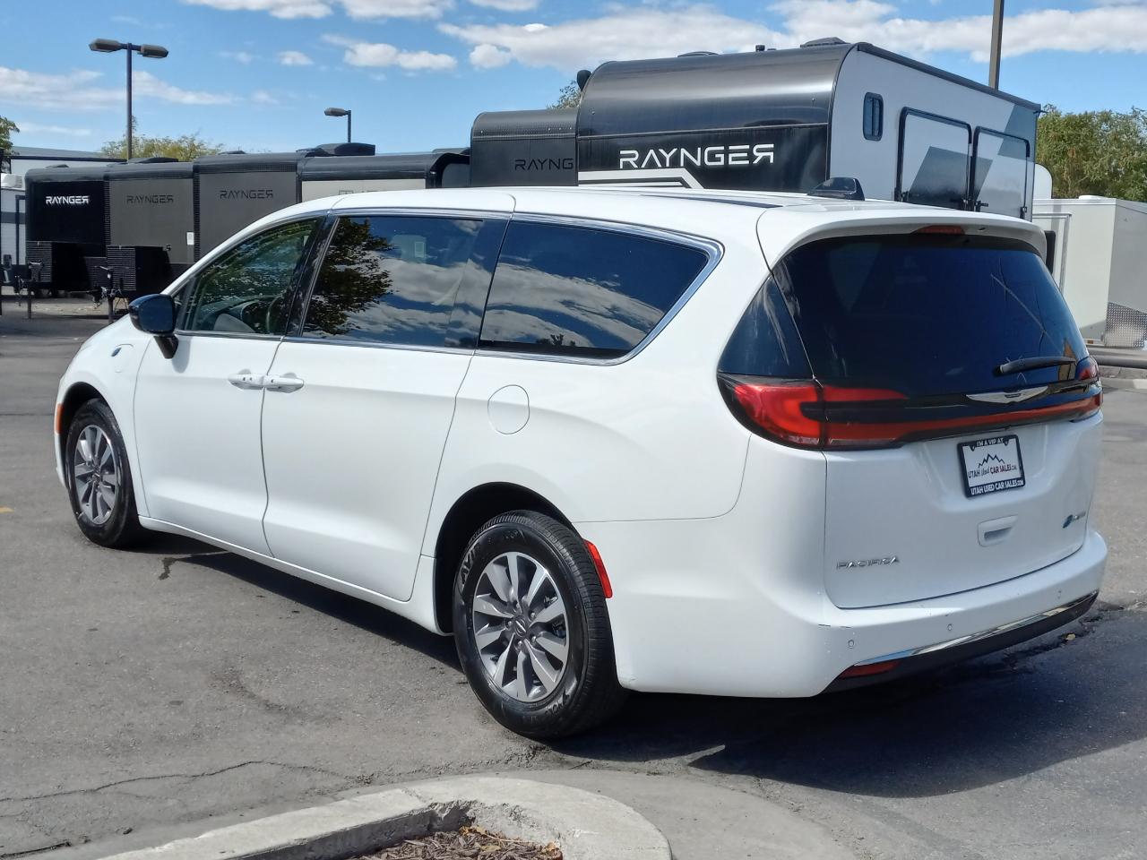 Chrysler Pacifica Hybrid Select FWD 2024