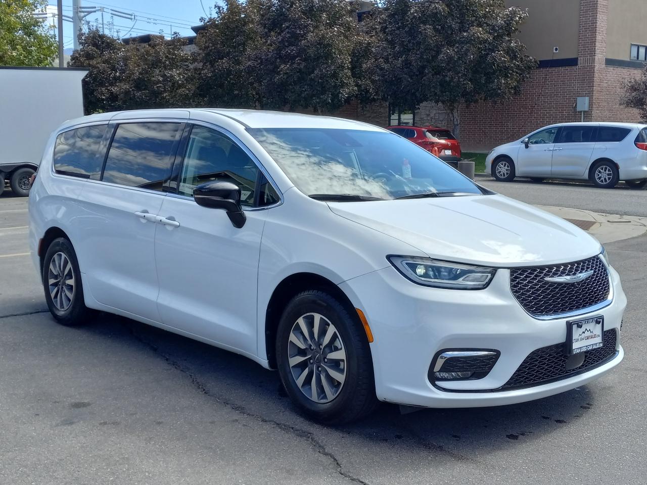 Chrysler Pacifica Hybrid Select FWD 2024