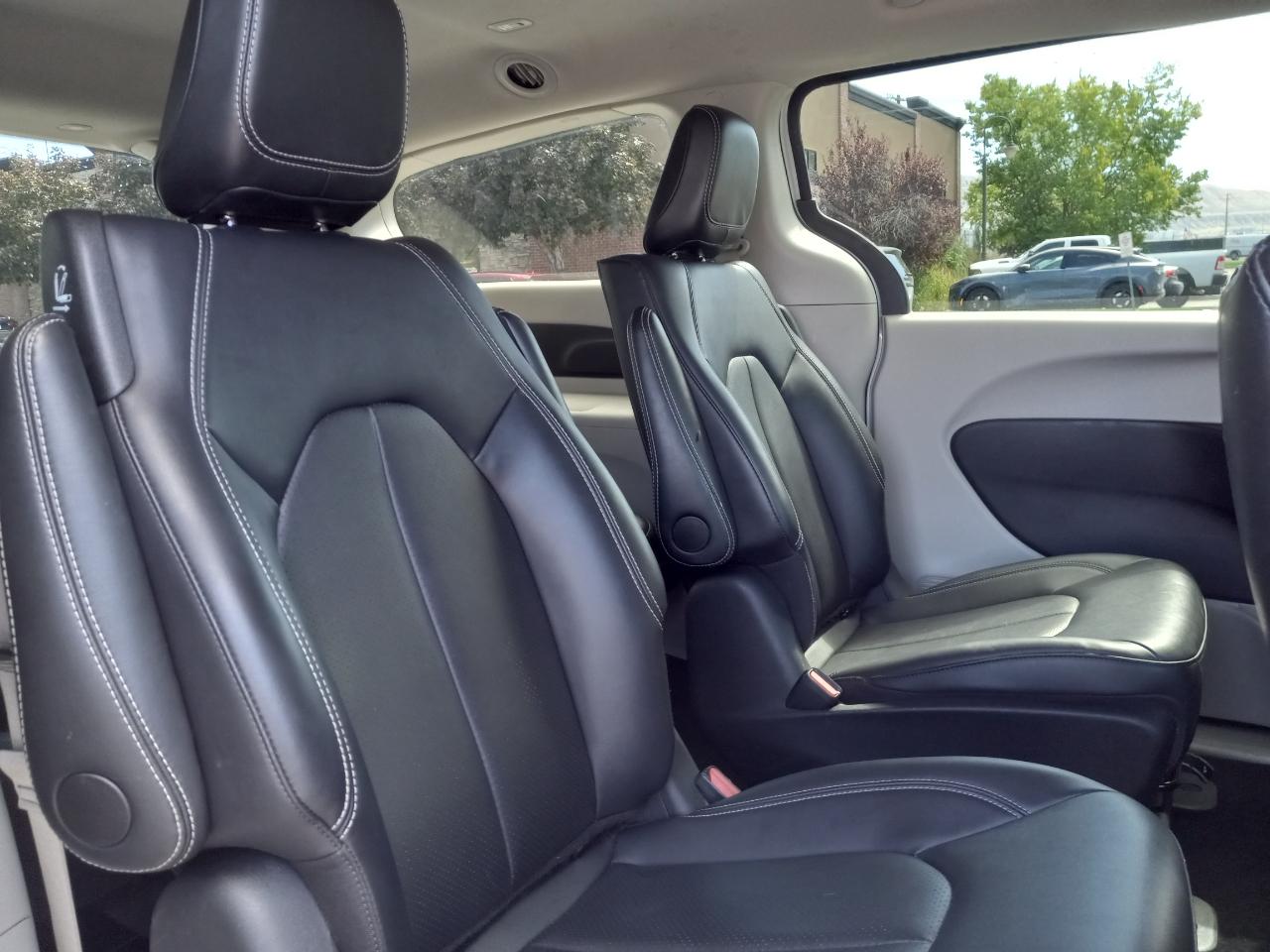 Chrysler Pacifica Hybrid Select FWD 2024