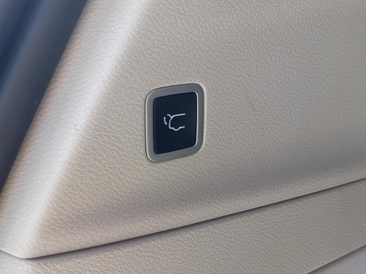 Chrysler Voyager LX FWD 2023