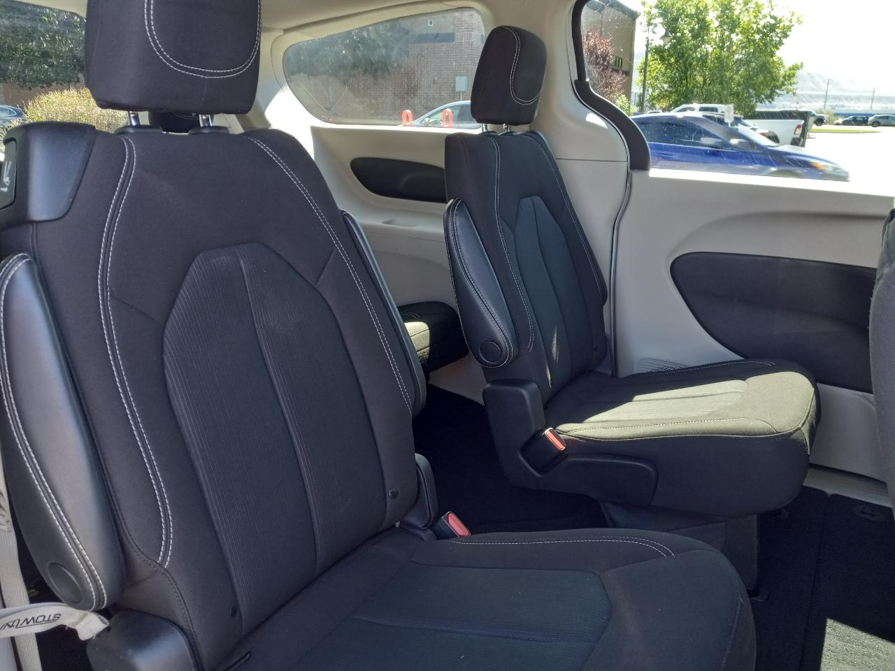 Chrysler Voyager LX FWD 2023