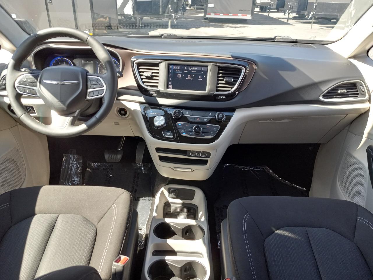 Chrysler Voyager LX FWD 2023