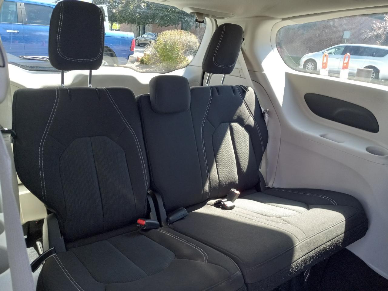 Chrysler Voyager LX FWD 2023