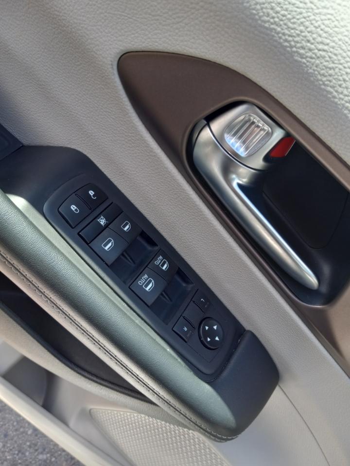Chrysler Voyager LX FWD 2023