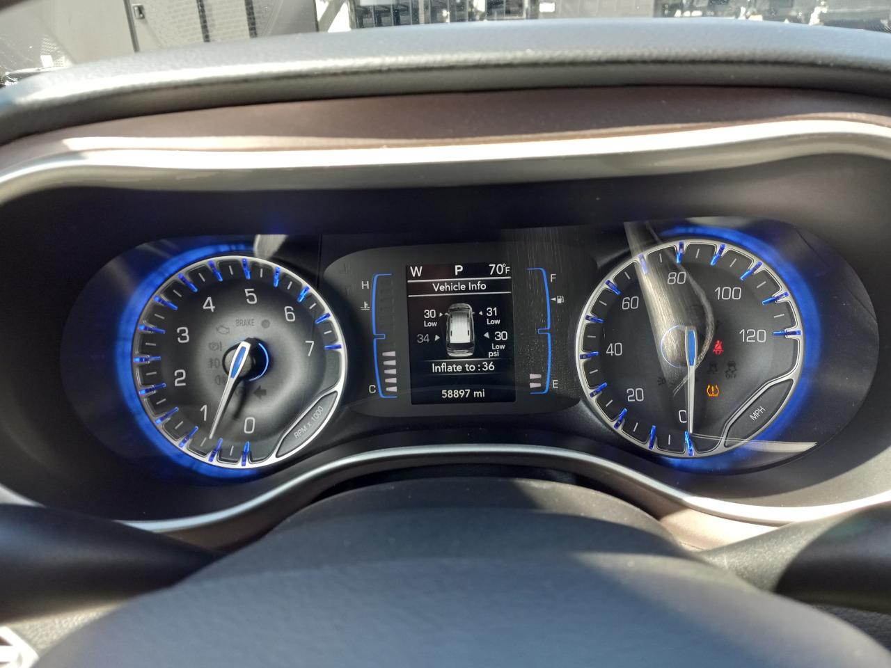 Chrysler Voyager LX FWD 2023
