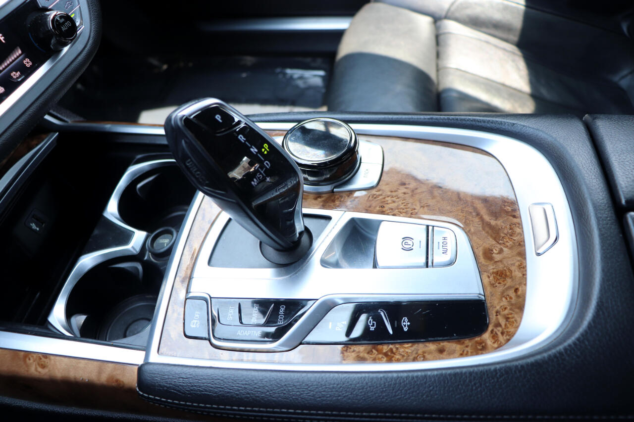 BMW 7 Series 740i xDrive Sedan 2018 BMW 7 Series 740i xDrive Sedan 2018