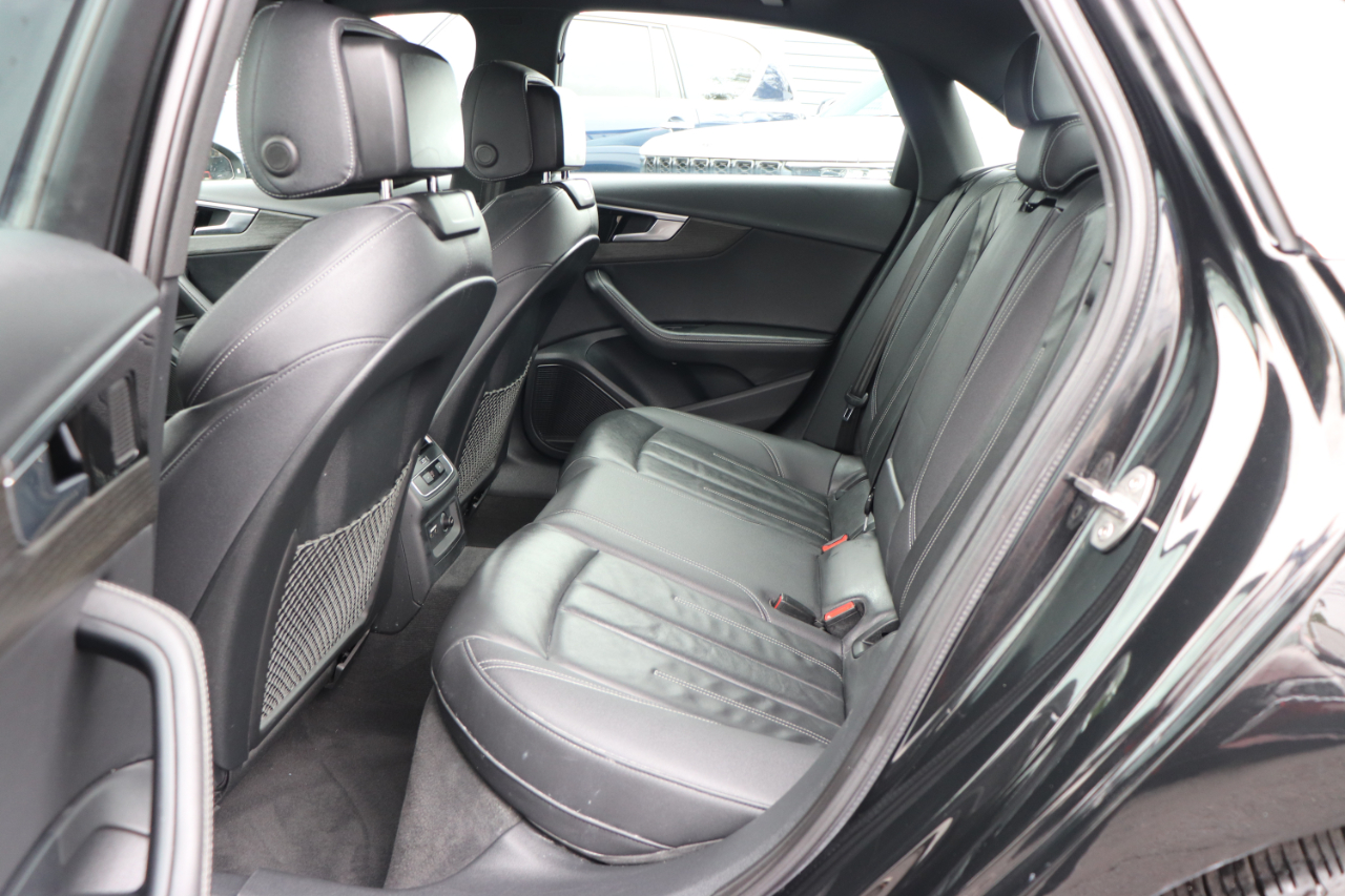2023 Audi A4 S line Premium Plus 45 TFSI Quattro photo 9