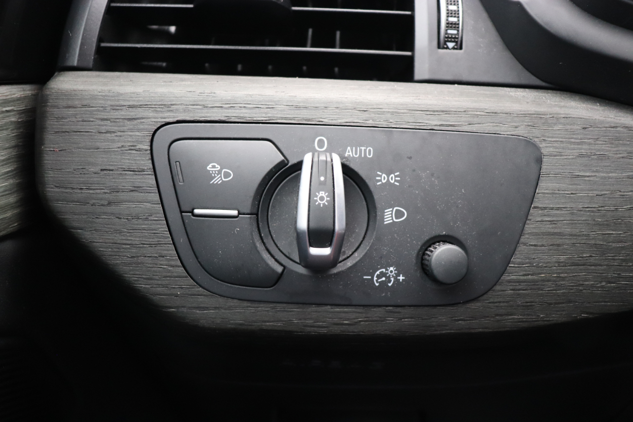 2023 Audi A4 S line Premium Plus 45 TFSI Quattro photo 40