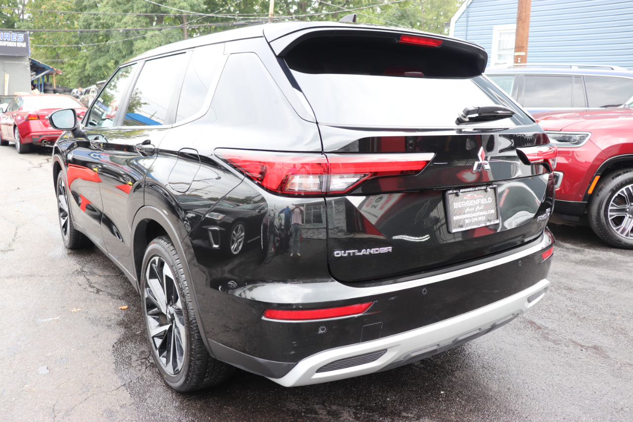 2024 Mitsubishi Outlander SE S-AWC photo 3