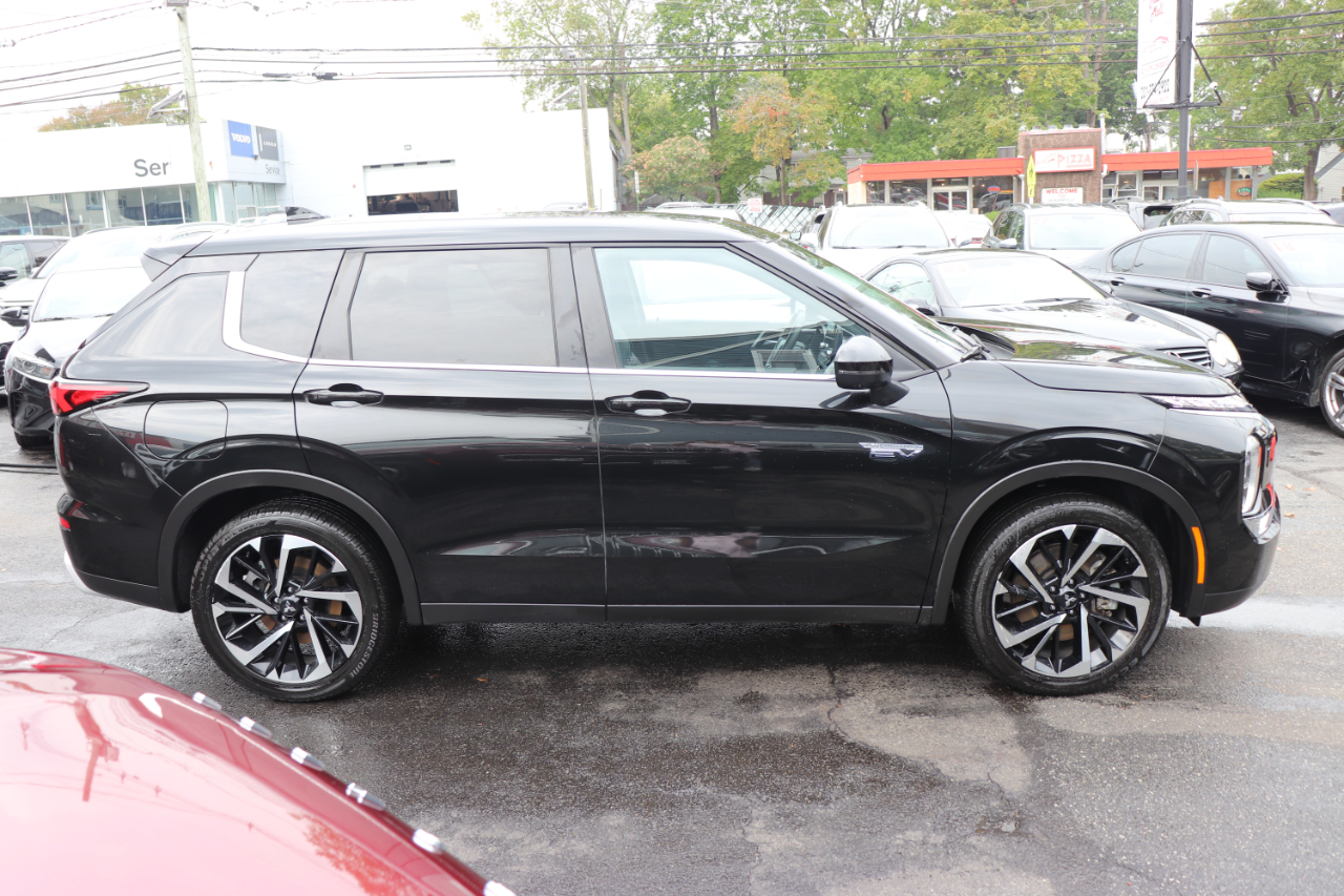 2024 Mitsubishi Outlander SE S-AWC photo 6